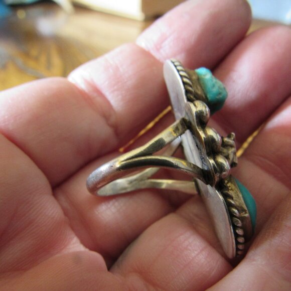 Vintage Sterling and Turquoise Statement Ring Sz 8 Santo Domingo Pueblo - Picture 2 of 4